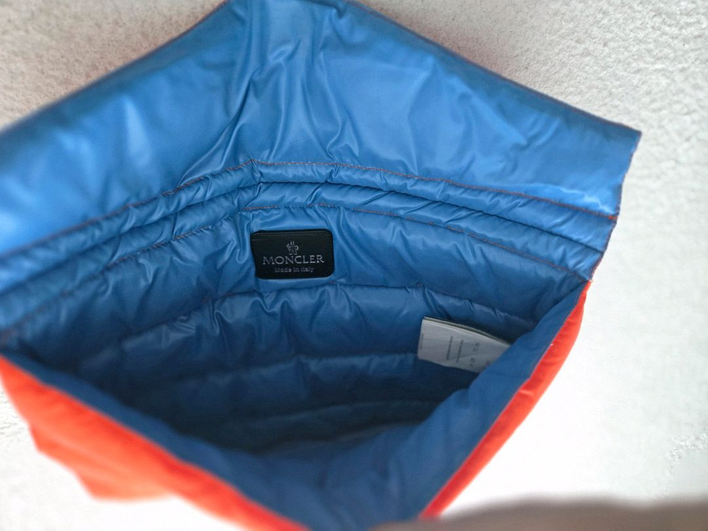 MONCLER 몽클레어 BUSTA PIUMINO 구스다운 패딩 클러치 (aa13290)--2