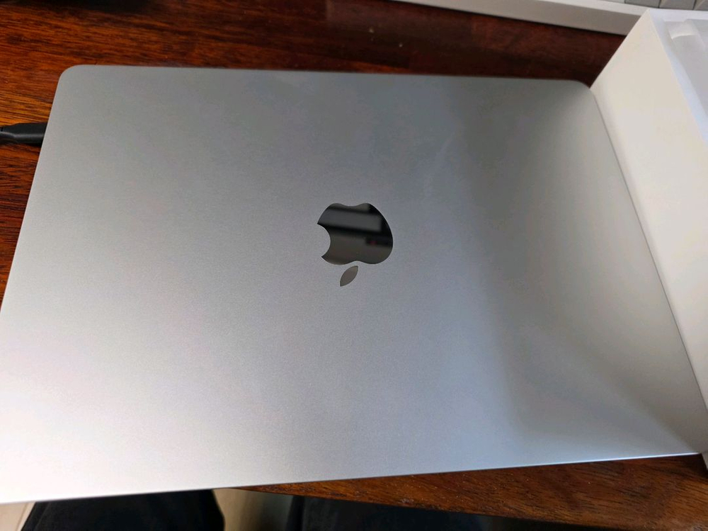 맥북에어 13.6인치 M2 8기가램 256기가--1