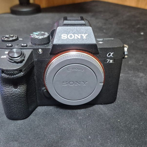 풀프레임 미러리스 카메라 Sony A7 III (ILCE-7M3) 바디