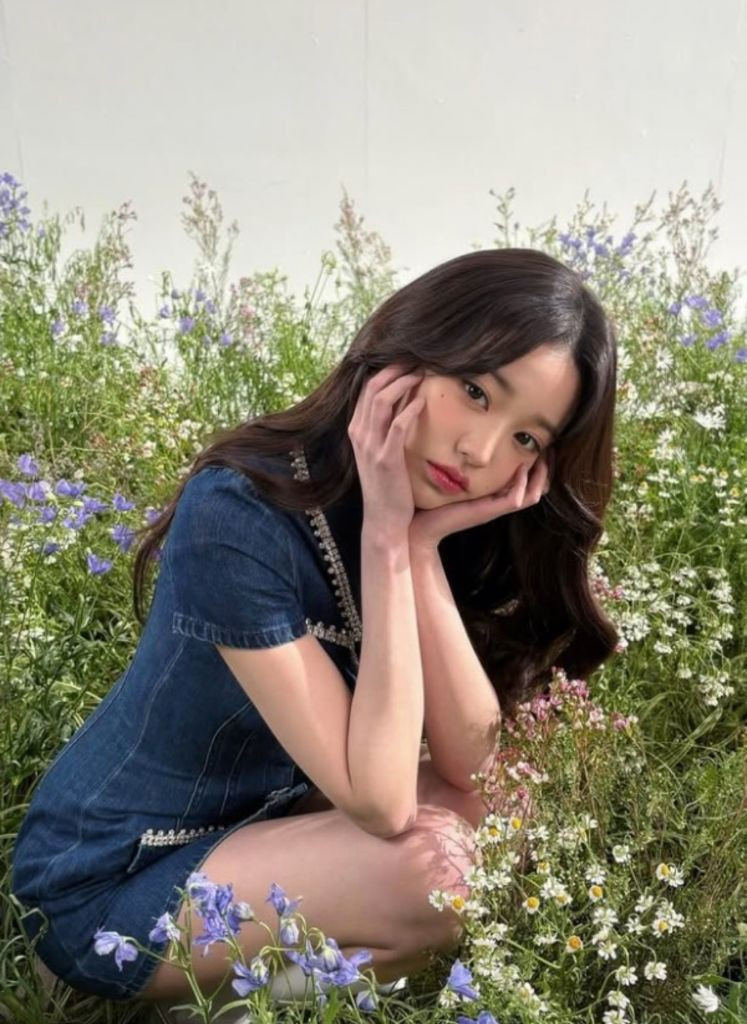 Self-portrait 셀프포트레이트 데님 미니원피스 (장원영 착용)--1