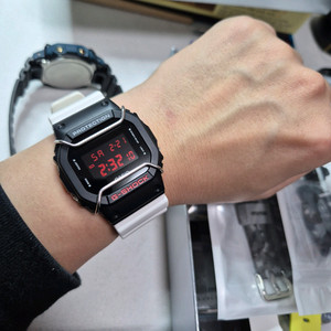 지샥 dw-5600 ske 액정 커스텀