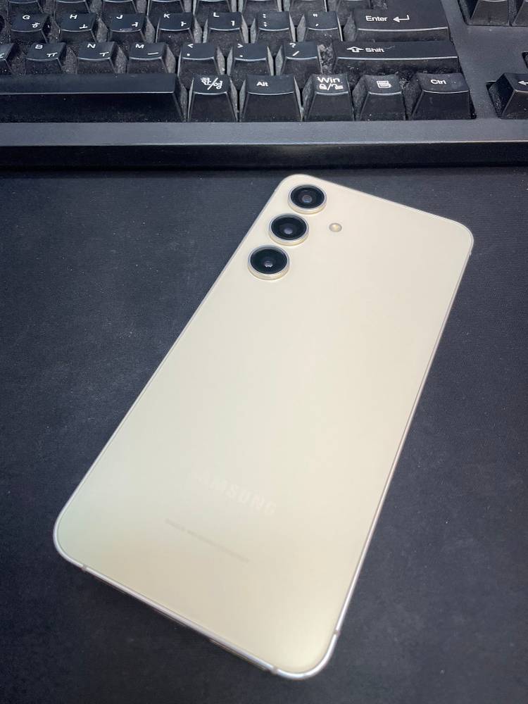 갤럭시S24 옐로우 256GB 무잔상 상태좋은 중고53만4천팝니다--0