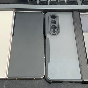 갤럭시Z폴드4 베이지 256GB 무잔상 상태좋은 중고51만1000원팝니다