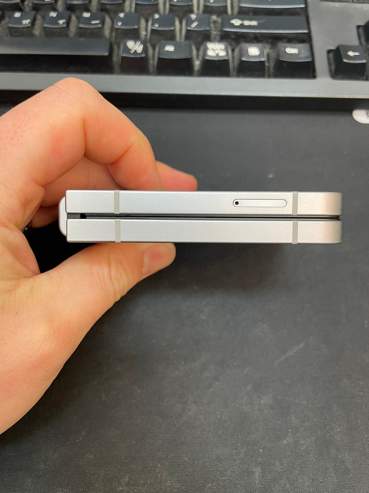 갤럭시Z플립6 실버 256GB 무잔상 상태좋은 중고56만9천팝니다 이미지