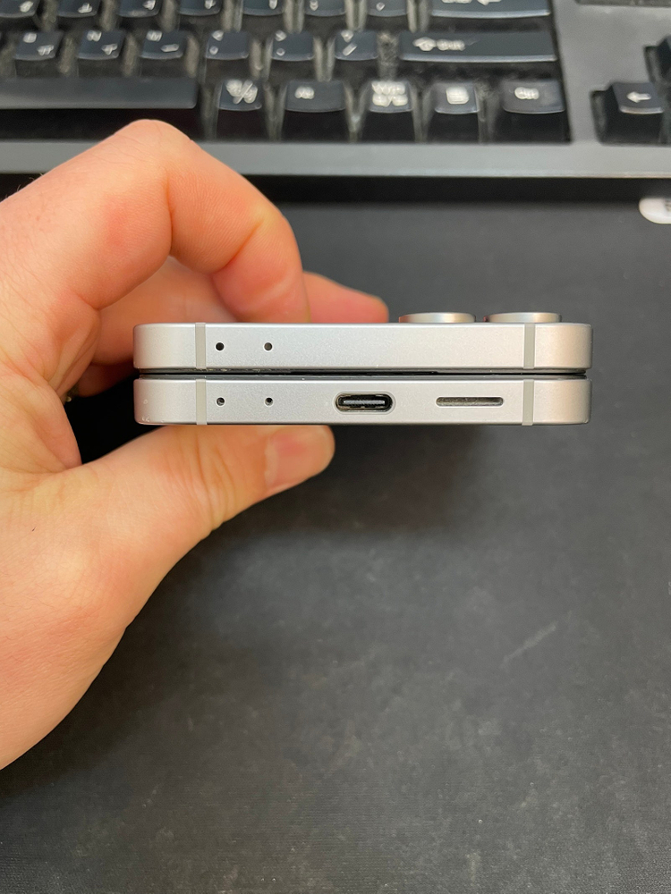 갤럭시Z플립6 실버 256GB 무잔상 상태좋은 중고56만9천팝니다 이미지