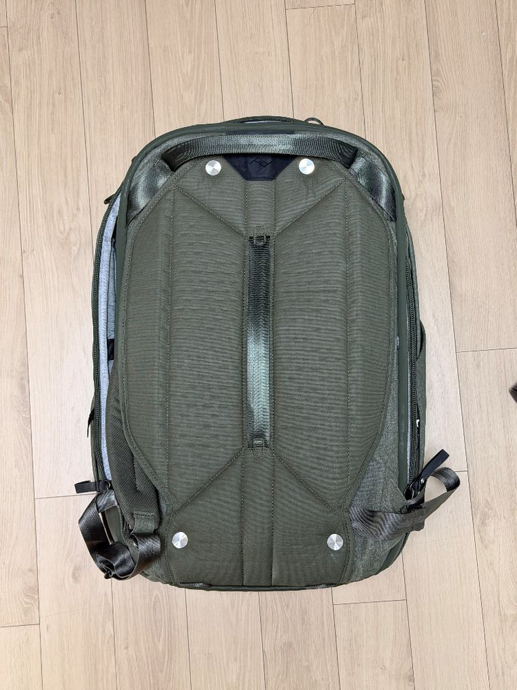 픽디자인 트레블 백팩 45L + 카메라 큐브 M 사이즈 이미지