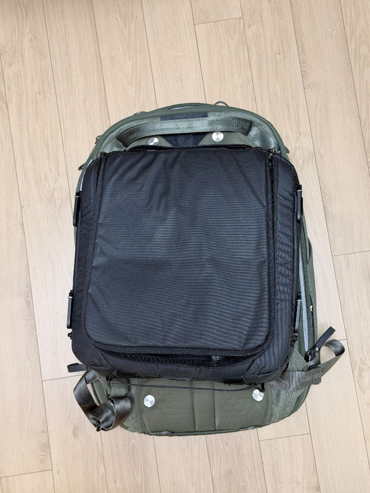 픽디자인 트레블 백팩 45L + 카메라 큐브 M 사이즈 이미지