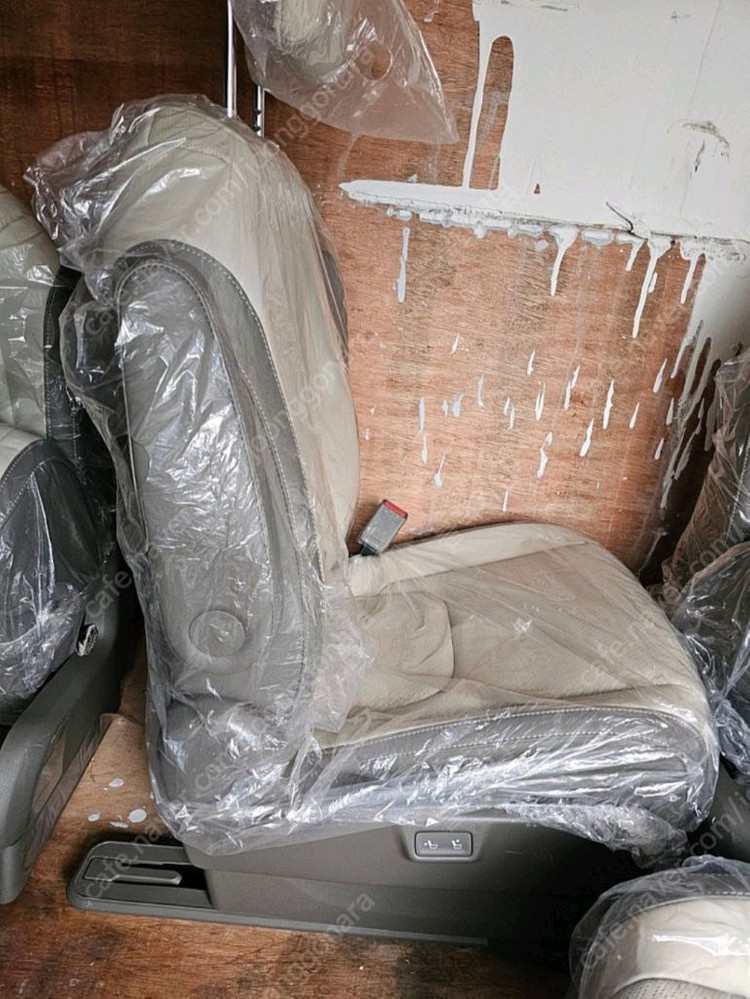 (인천)카니발4세대KA4 9인승 가죽시트 특가 판매합니다 [2열,3열,4열] 시트 2024년식--1