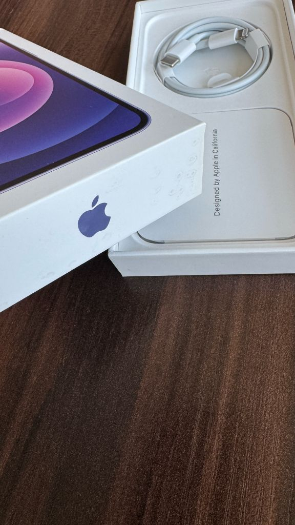 아이폰12퍼플 128GB 정품상자와 정품 케이블--4