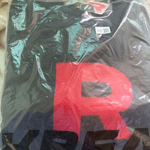 아이앱 스튜디오 로켓단 니트 L사이즈 팝니다