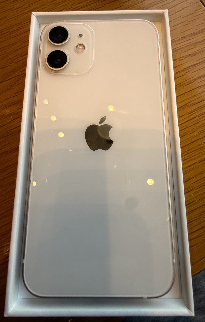 아이폰 12미니 화이트 128g 외관 상태 S급--6