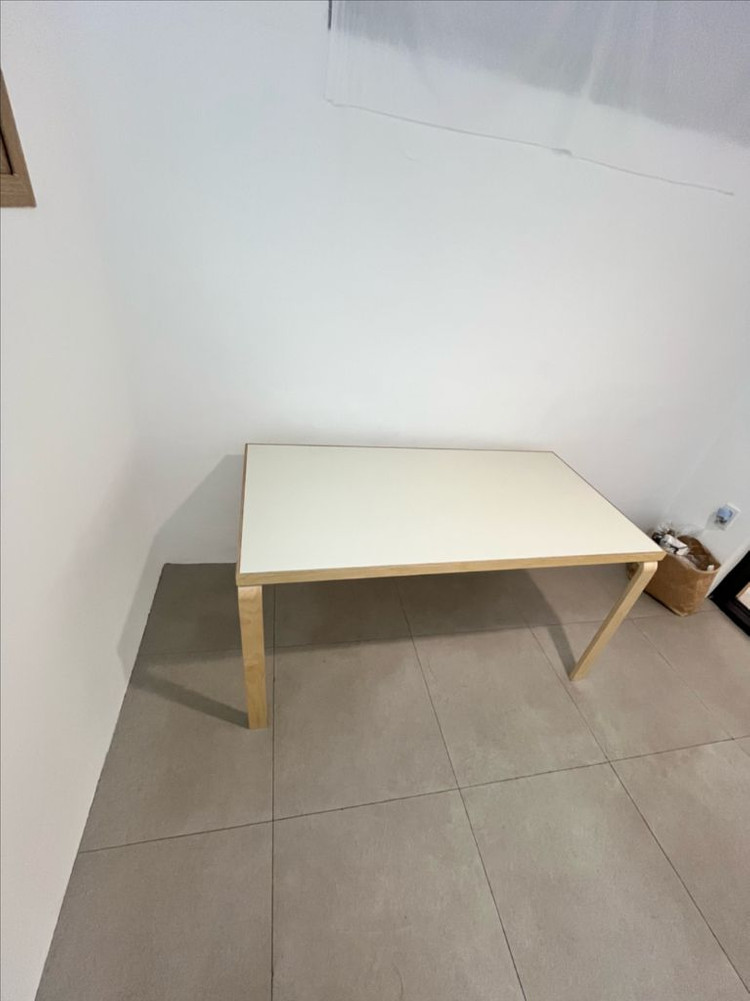 벤트 우드 엣지 테이블 (아이보리) 1400 이미지