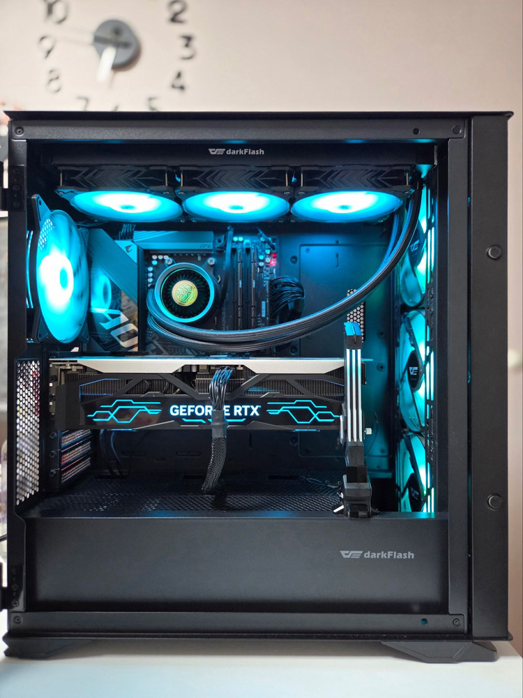 RTX4090 / 9800X3D 고성능 게이밍 컴퓨터--1