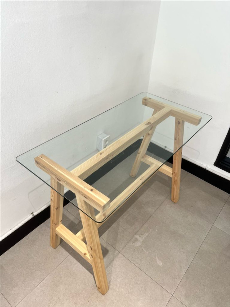 소년과 나무 레이크 테이블 1200 이미지