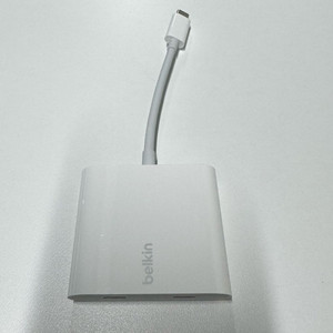 벨킨 C타입 듀얼 젠더 데이터 10Gbps + 100W 충전기 WCZ002bt 팝니다.