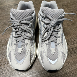 이지부스트 700 스태틱