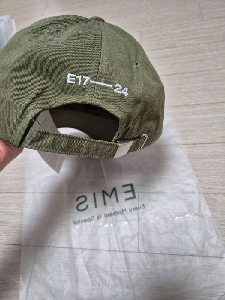 쿨거래시 4만3천택포! 미착용 새제품 정품 EMIS 모자 남여공용 고학년인기모자 두상커도이쁜모자--5
