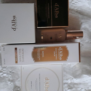 달바 세럼 쿠션 파데, 선크림. 스킨