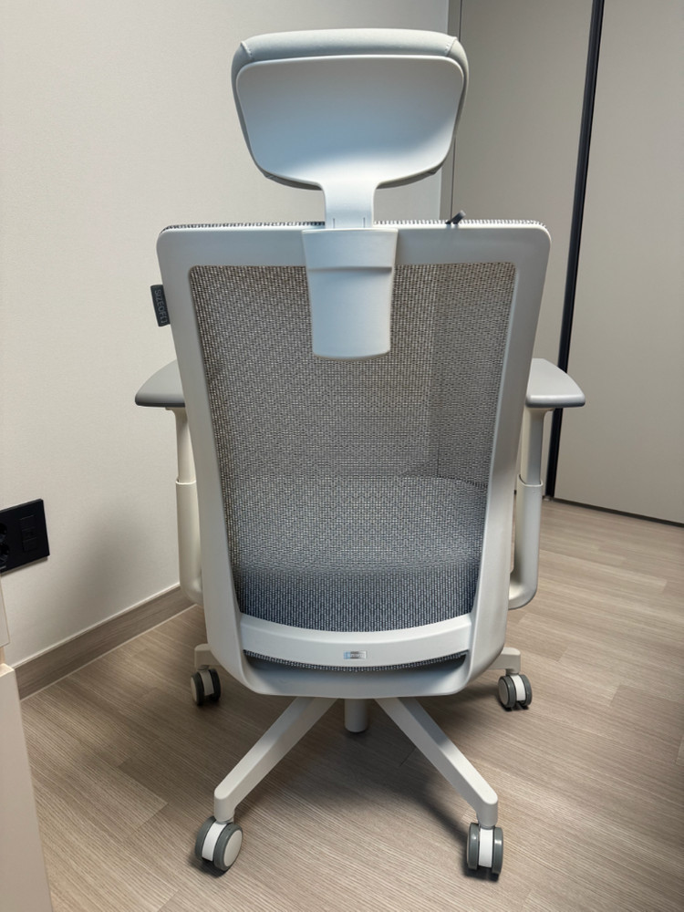 사이즈오브체어 베이직 m 사무실 사무용 게이밍 의자 팝니다.--1