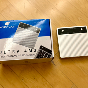 위즈플랫 ULTRA 4M2 외장SSD 스토리지 (신동품)