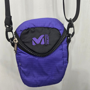 MILLET 밀레 미니 파우치 크로스백! 상태 굿굿굿! 디자인 깔끔해용~