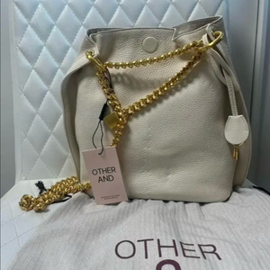 아더앤드 카마백 화이트-골드