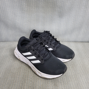 아디다스 런닝화 270