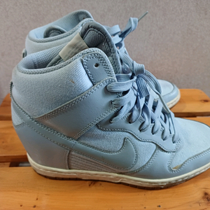 나이키 여성용 키높이 하이탑 운동화 팝니다