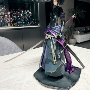 1/7 로닌 피규어 팝니다