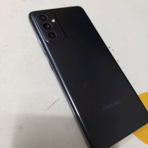 갤럭시퀀텀2 이미지