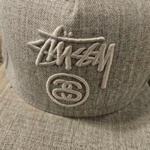 스투시 스냅백!새상품급!