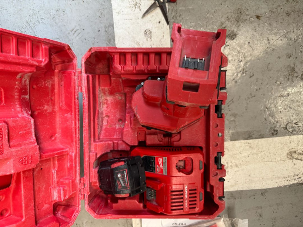 밀워키 전산볼트 컷팅기--2