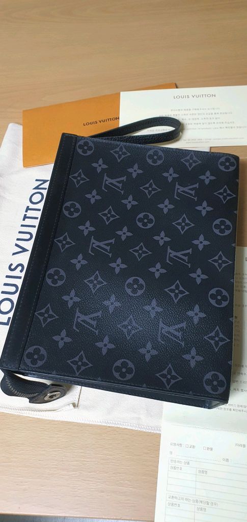 루이비통 포쉐트 보야주MM 클러치백 정품S급(감정O)프라다디올고야드샤넬셀린느보테가생로랑버버리발렌시아가파우치가방--2