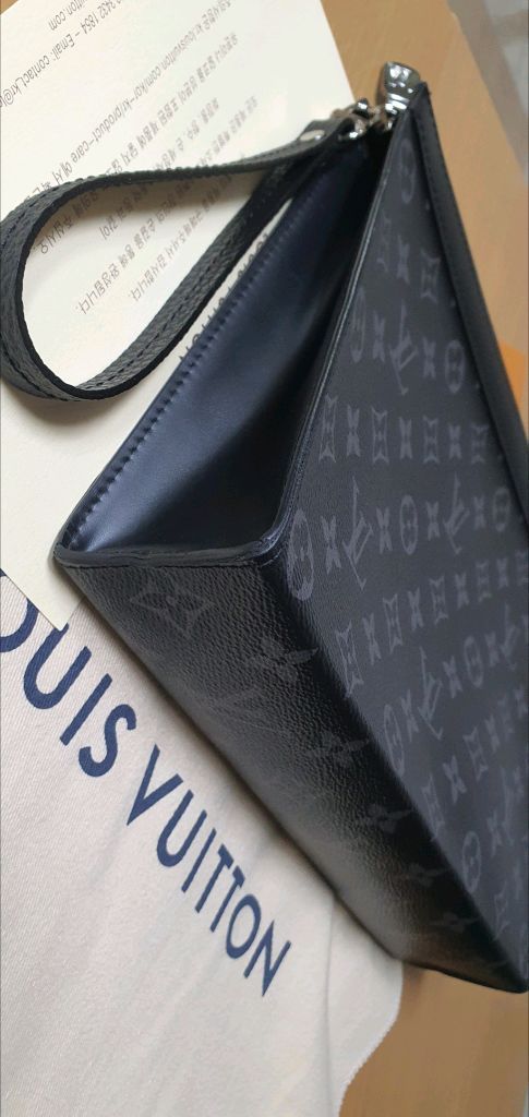 루이비통 포쉐트 보야주MM 클러치백 정품S급(감정O)프라다디올고야드샤넬셀린느보테가생로랑버버리발렌시아가파우치가방--4