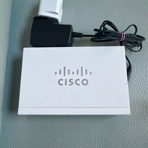 시스코 8포트 네트워크 스위치(CBS110-8T-D)