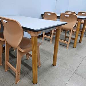 4인용 책상 의자 세트