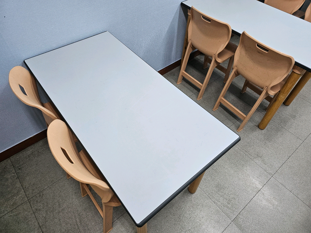 4인용 책상 의자 세트--1