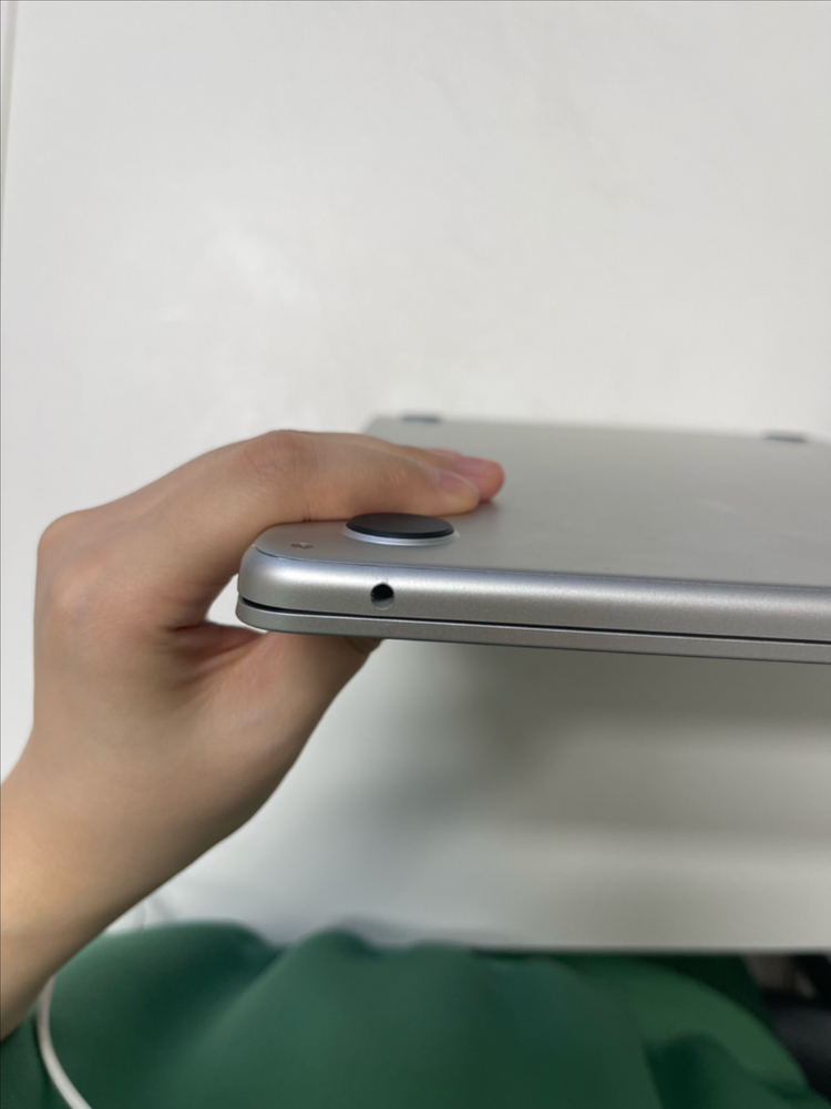 맥북 에어 13인치 M2 16GB 256GB 실버--9