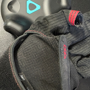 [개별 구매 가능] 멜리고 장갑 및 바이브 트래커 2.0 판매VR 헤드셋 이미지