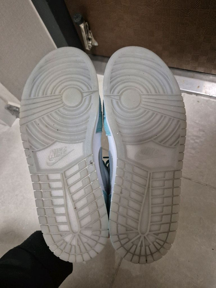 나이키 에어 조던 1 로우 민트 화이트--2