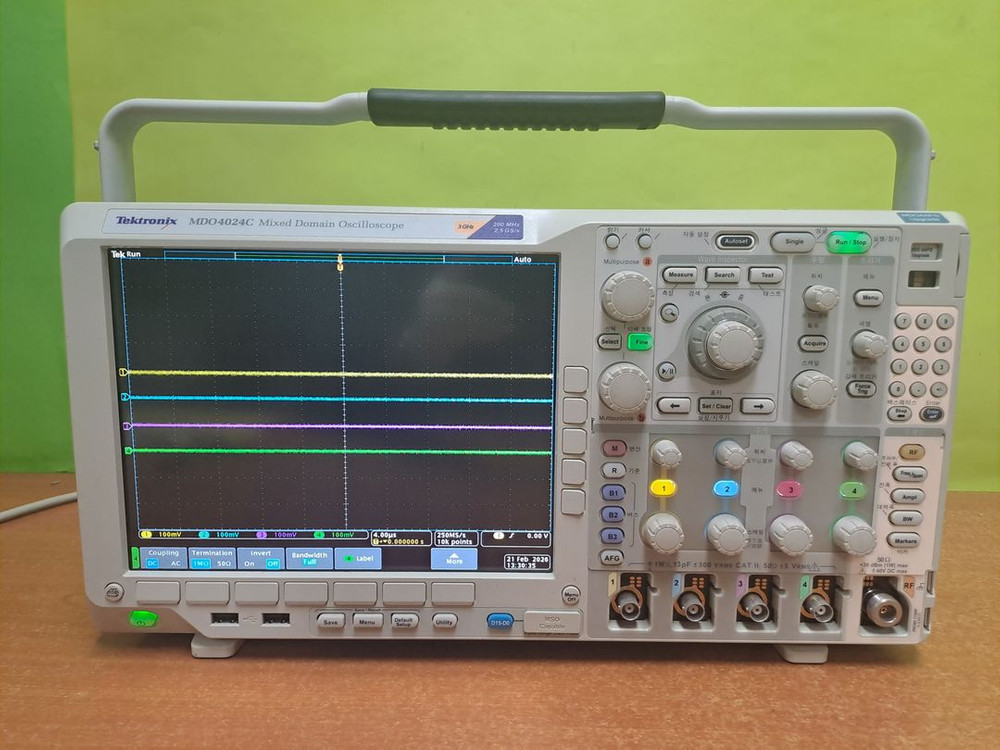 Tektronix MDO4024C 200MHz,4Ch 오실로스코프 판매--1
