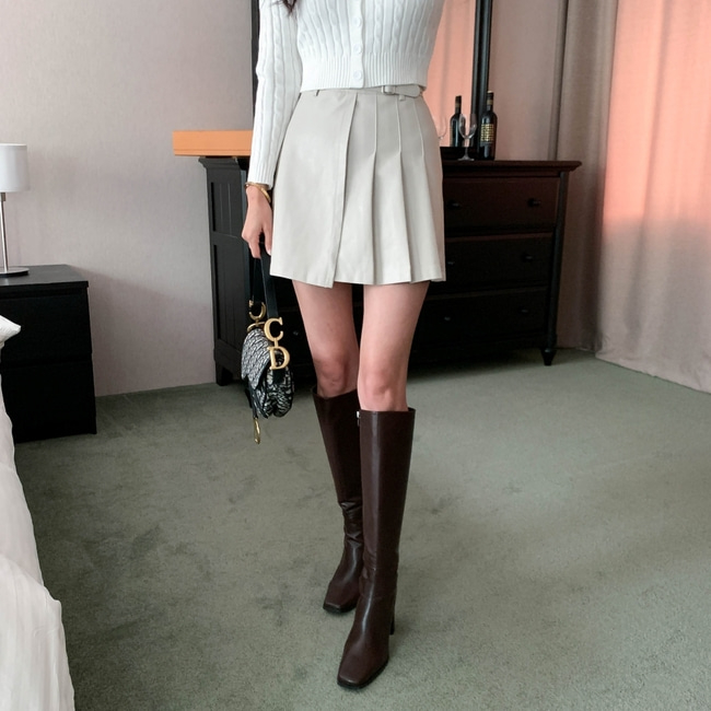 [새상품] 조이 레자 가죽 버클 미니 스커트--1