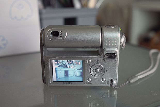 [실사진]소니 사이버샷 DSC-F88 팝니다(메모리스틱O,신품베터리)--4