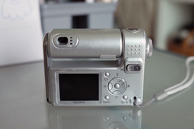 [실사진]소니 사이버샷 DSC-F88 팝니다(메모리스틱O,신품베터리)--3