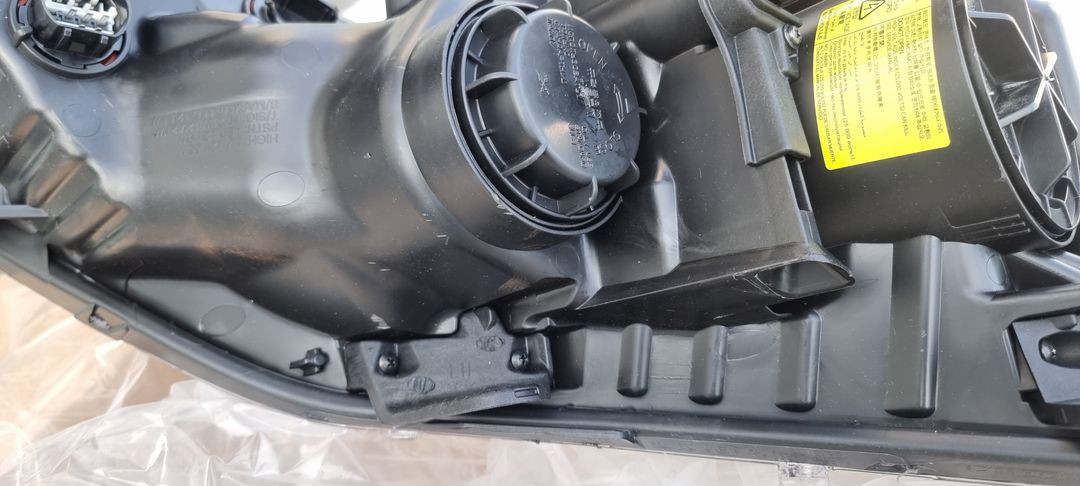 중형 세단 운전석용 헤드라이트 921033V080 서브어셈블리 헤드램프 좌측. 그랜저 HG 운전석(좌측) 이미지