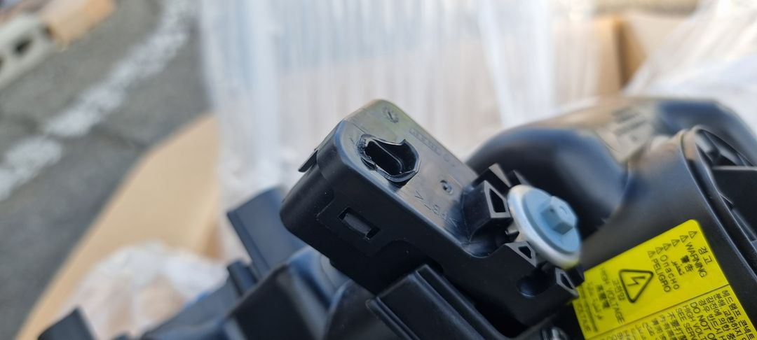 중형 세단 운전석용 헤드라이트 921033V080 서브어셈블리 헤드램프 좌측. 그랜저 HG 운전석(좌측) 이미지