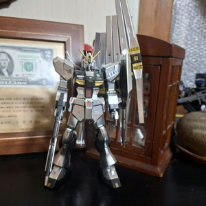 HGUC 뉴건담 메탈릭 코팅 버전