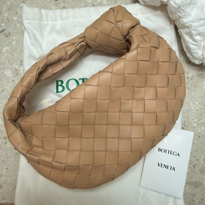 보테가 베네타 미니 조디백 아몬드