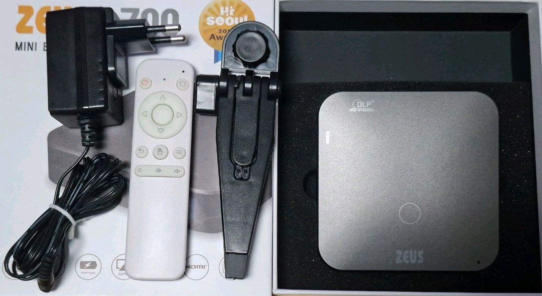 ZEUS A700 미니빔 프로젝터 700안시--1