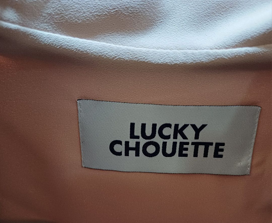 럭키슈에뜨 핀턱 디테일 블라우스 (베이지/36사이즈)--3